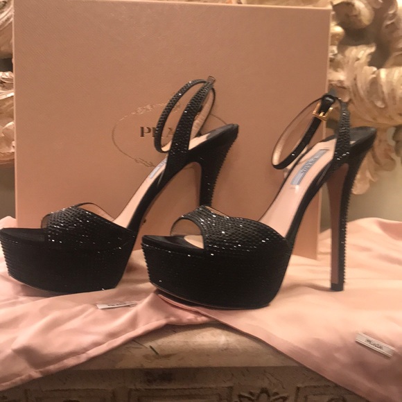 Prada black high heel with ankle strap - Picture 2 of 5